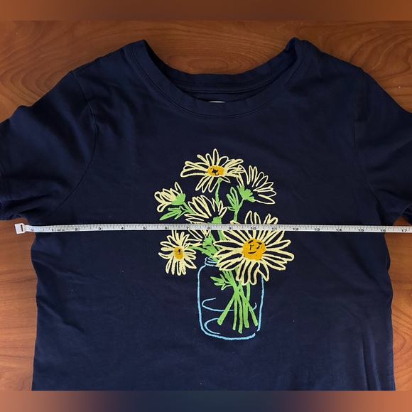 Old Navy Tee with a Bouquet of Flowers - Picture 2 of 8